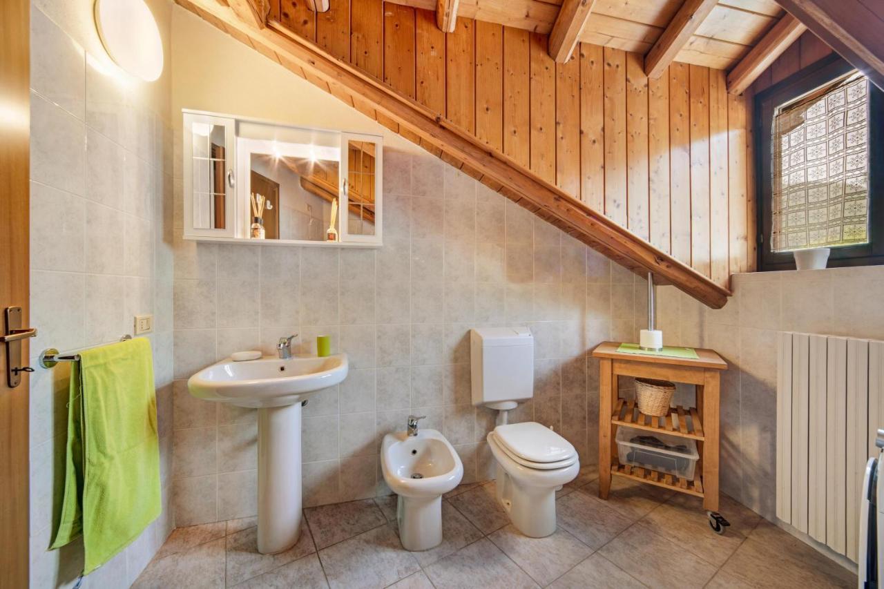 Mansarda Fra Monte E Lago Apartment Esino Lario Екстериор снимка
