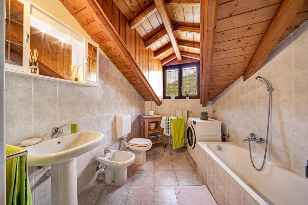 Mansarda Fra Monte E Lago Apartment Esino Lario Екстериор снимка