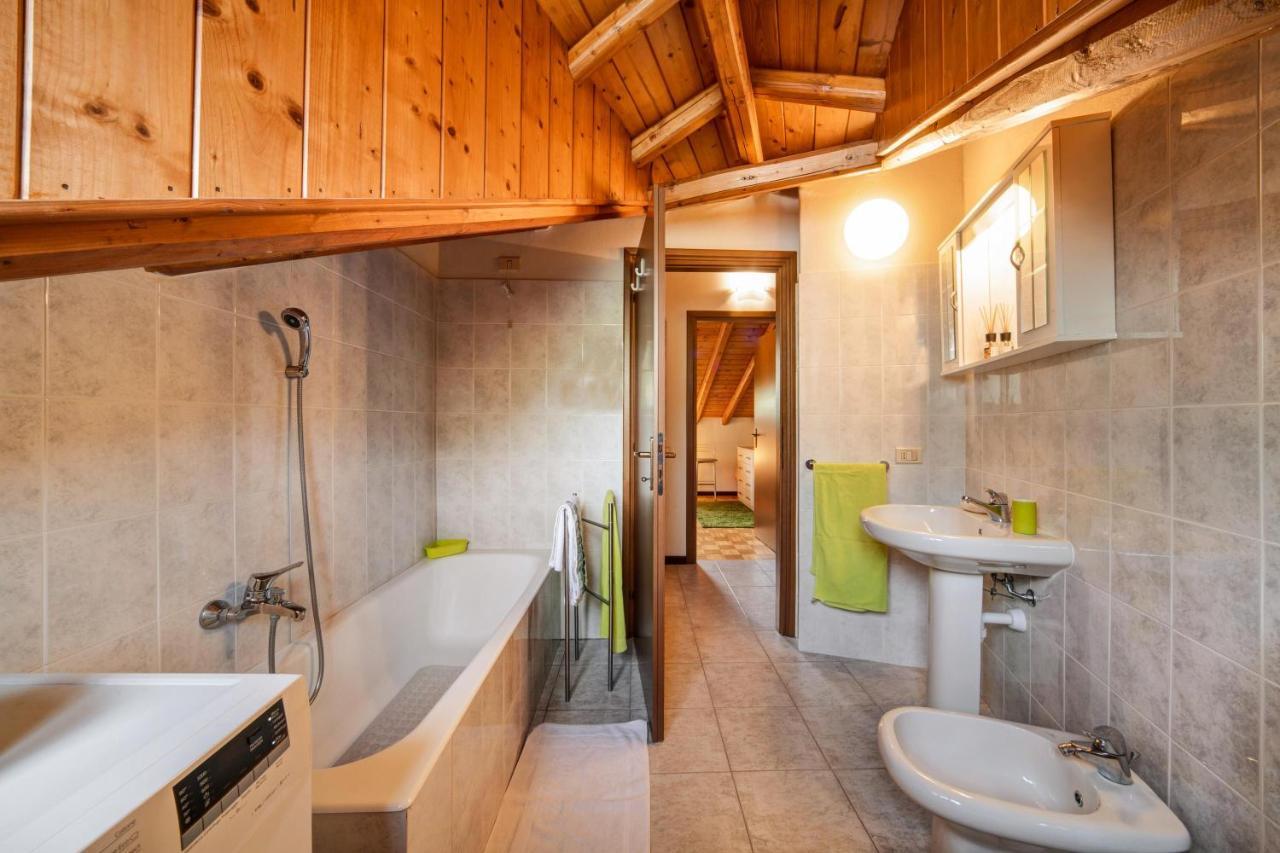 Mansarda Fra Monte E Lago Apartment Esino Lario Екстериор снимка
